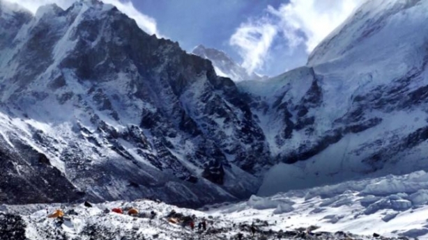 Estado del CB del Everest, tras la avalancha(6 Summits Challenge)